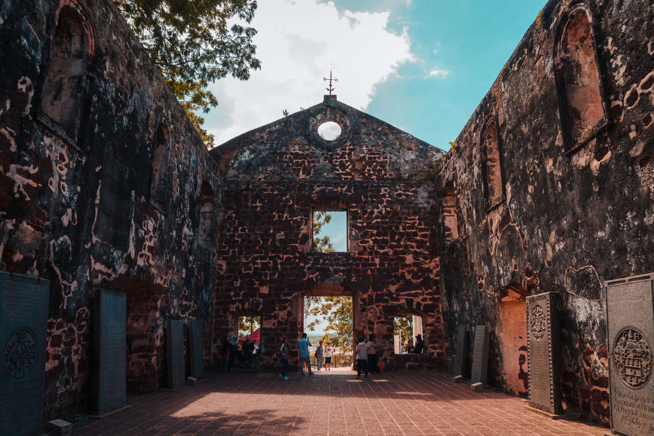 Nội thất của Nhà thờ Thánh Paul ở Melaka.