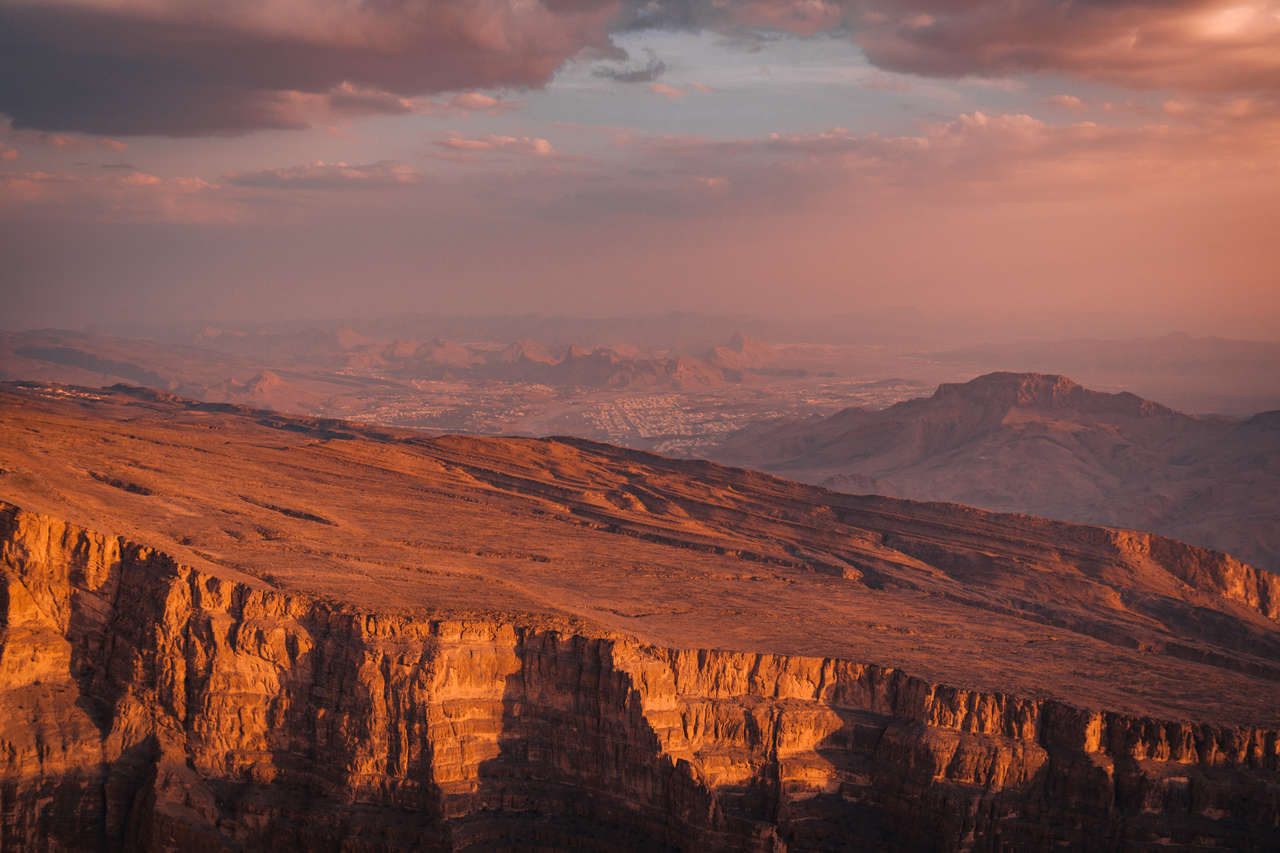 Jebel Shams lúc hoàng hôn