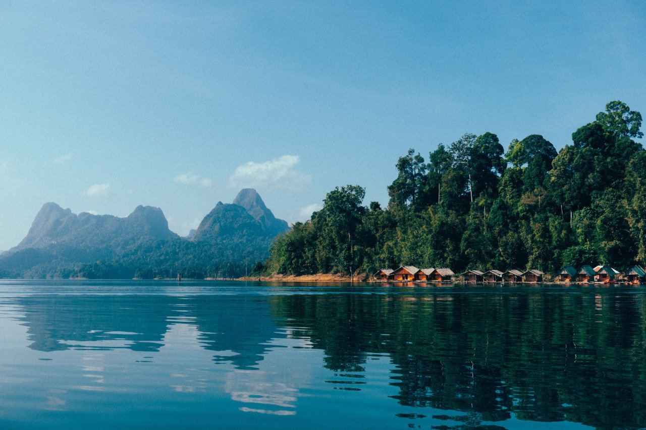 Nhà gỗ nổi ở Khao Sok