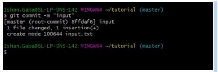 Để cam kết sử dụng lệnh:  git commit -m "input"