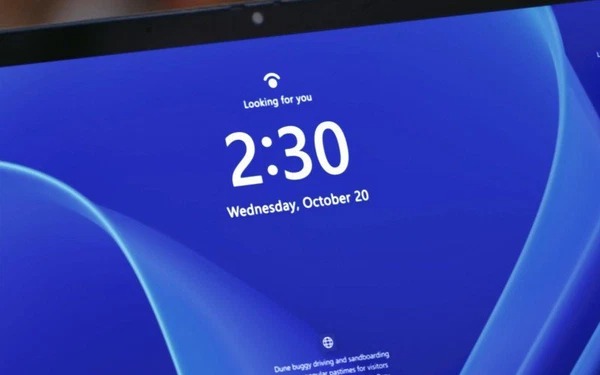 Microsoft bắt đầu chương trình quảng cáo ở màn hình Lockscreen của Windows 11, và đây là cách để bạn đối phó