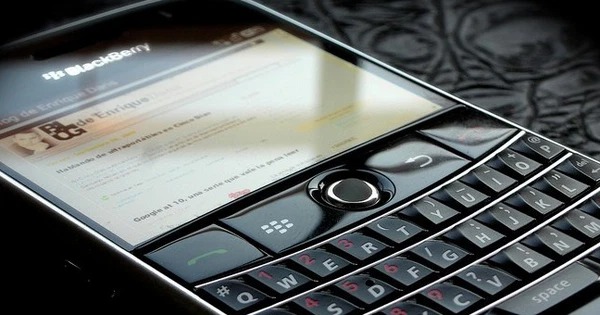 Từ ngày 4/1, điện thoại BlackBerry cũ trở thành ‘cục gạch’