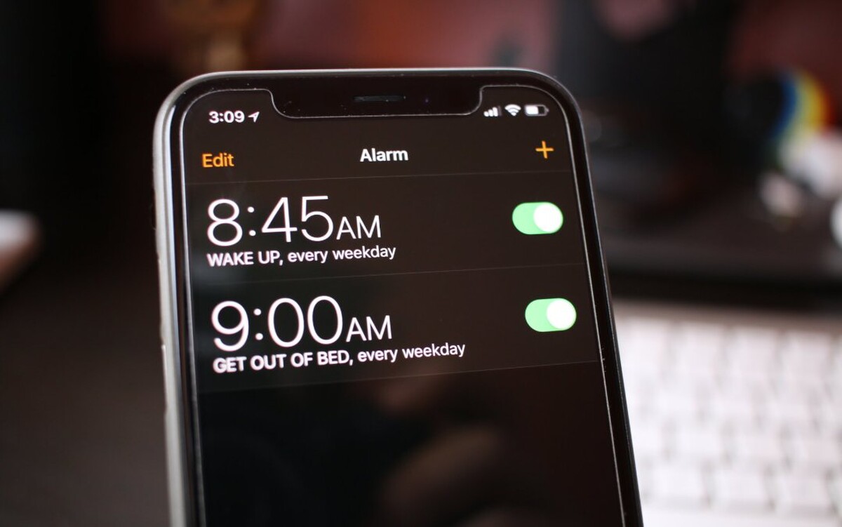 Vì sao iPhone chỉ cho bạn ‘ngủ nướng’ thêm đúng 9 phút mỗi sáng?