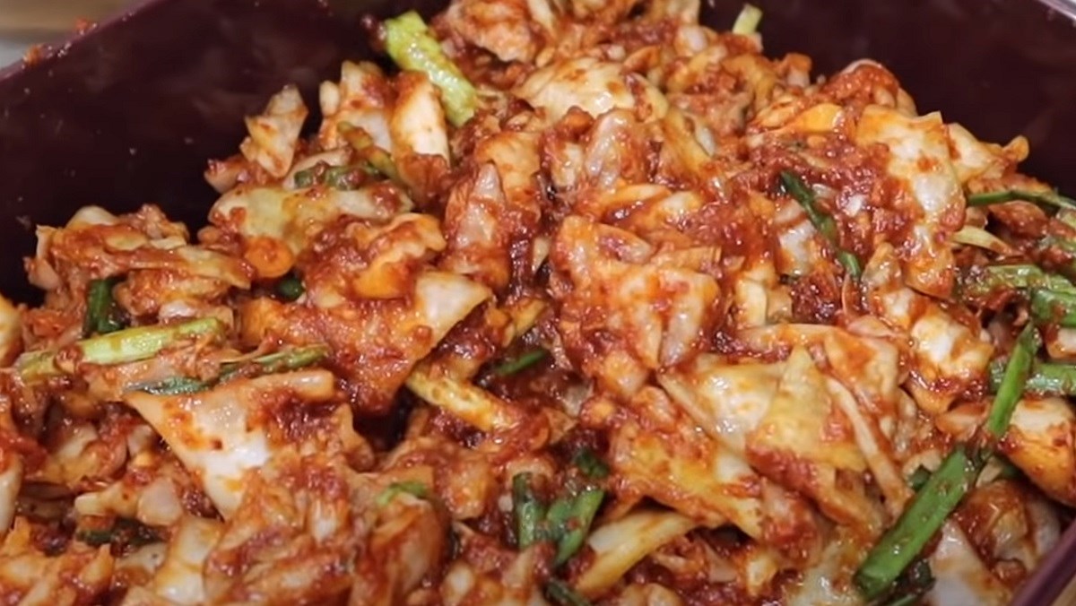 Cách làm kimchi bắp cải giòn ngon, ăn cùng đồ nướng cực ngon